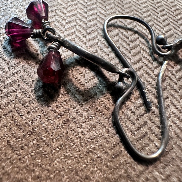 Silpada 925 marked Sterling Silver and Genuine Garnet Dangle Earrings - Picture 6 of 6